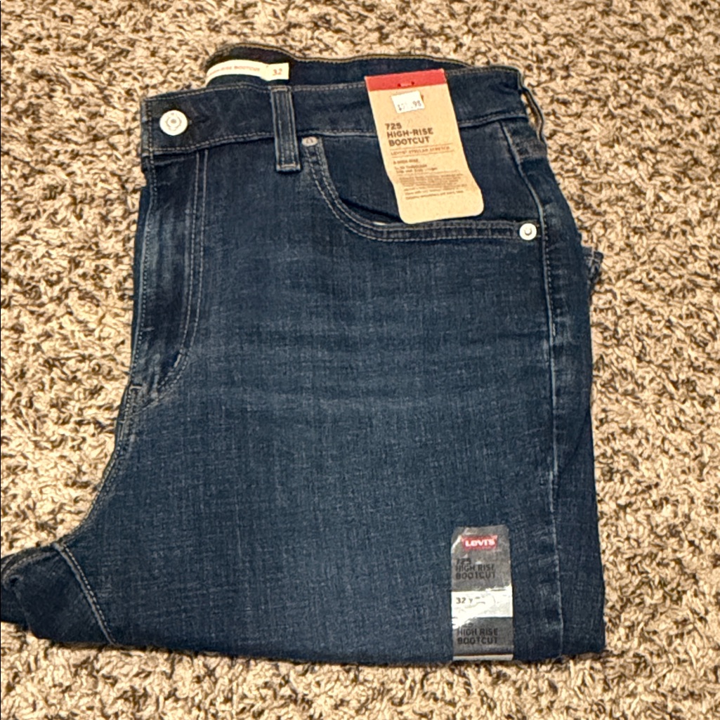 Brand New Levis 725 High Rise Bootcut Womens Jeans